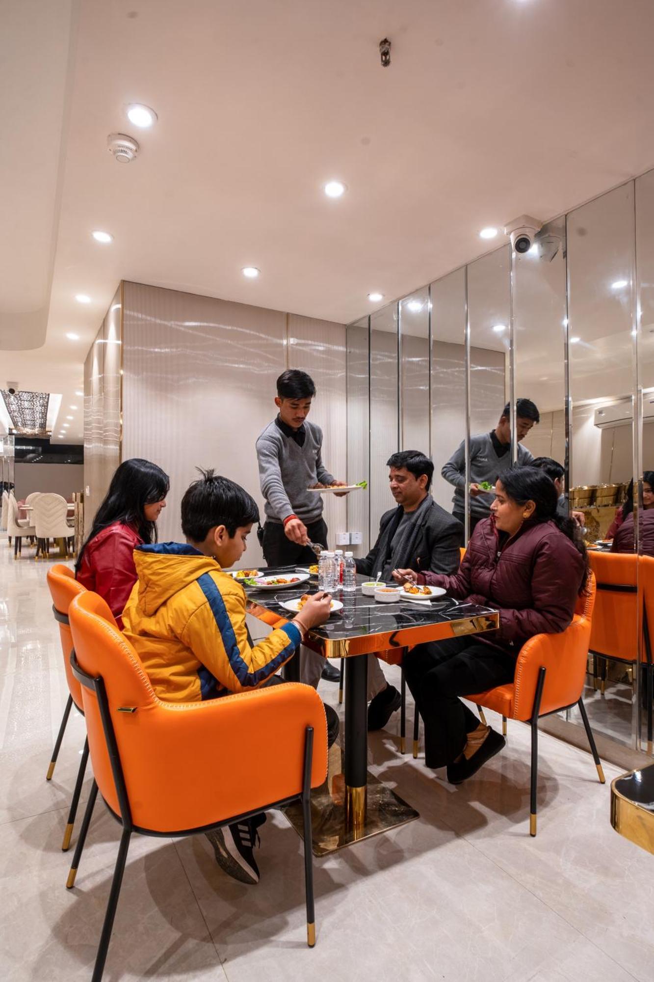 Hotel Ginger Palace Delhi Airport Nowe Delhi Zewnętrze zdjęcie