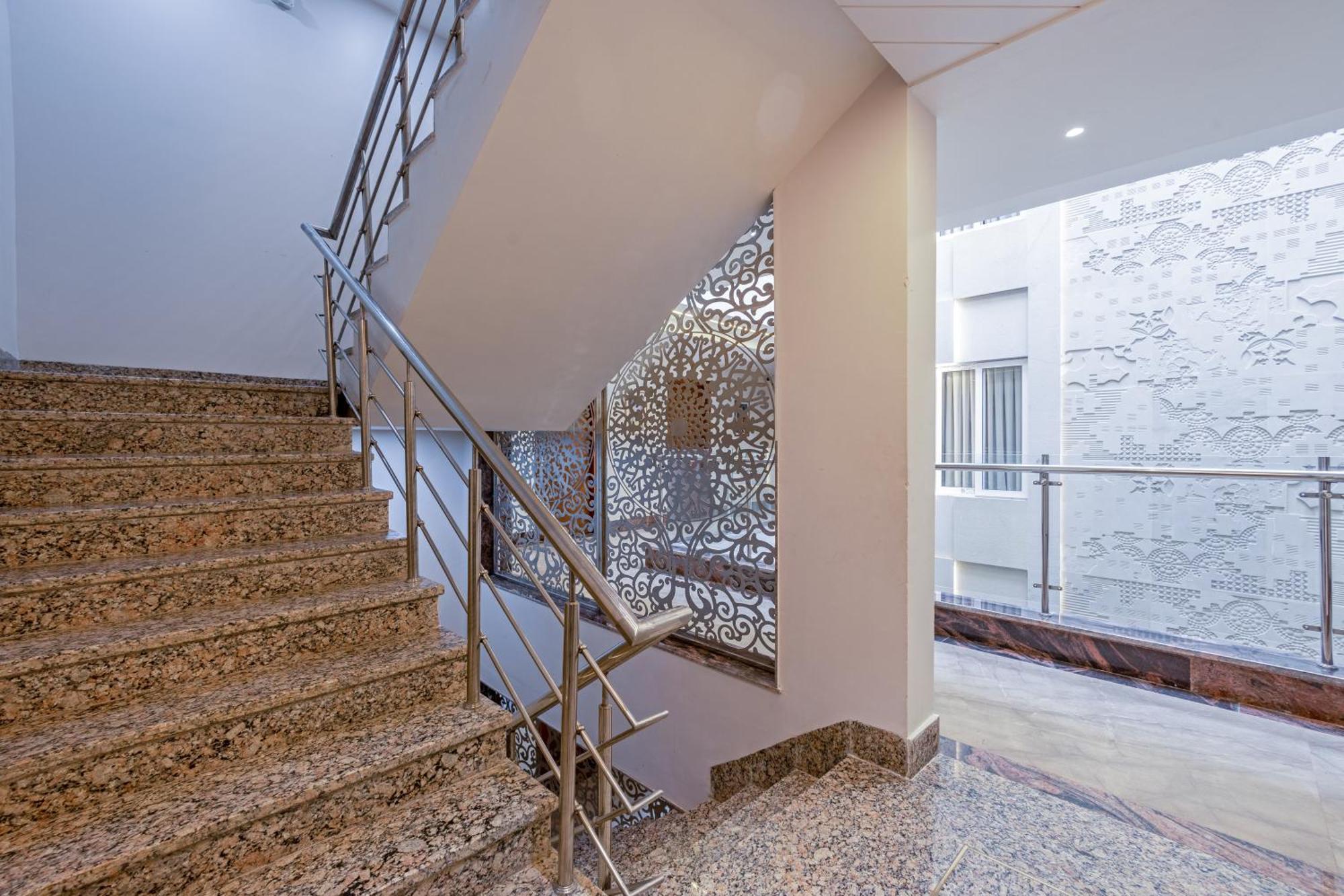 Hotel Ginger Palace Delhi Airport Nowe Delhi Zewnętrze zdjęcie